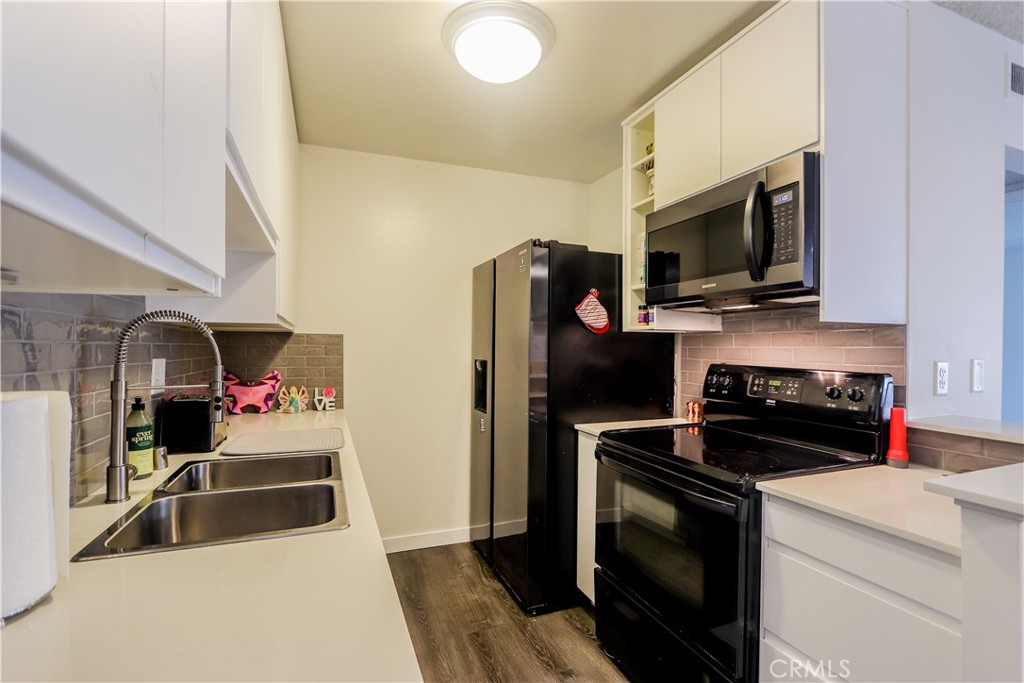564 N Bellflower Boulevard 315