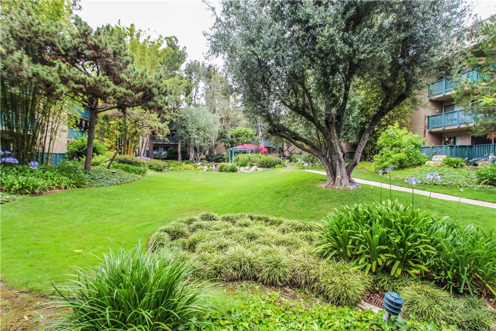 564 N Bellflower Boulevard 315