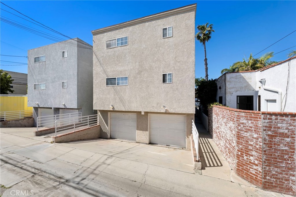 210 Glendora Avenue