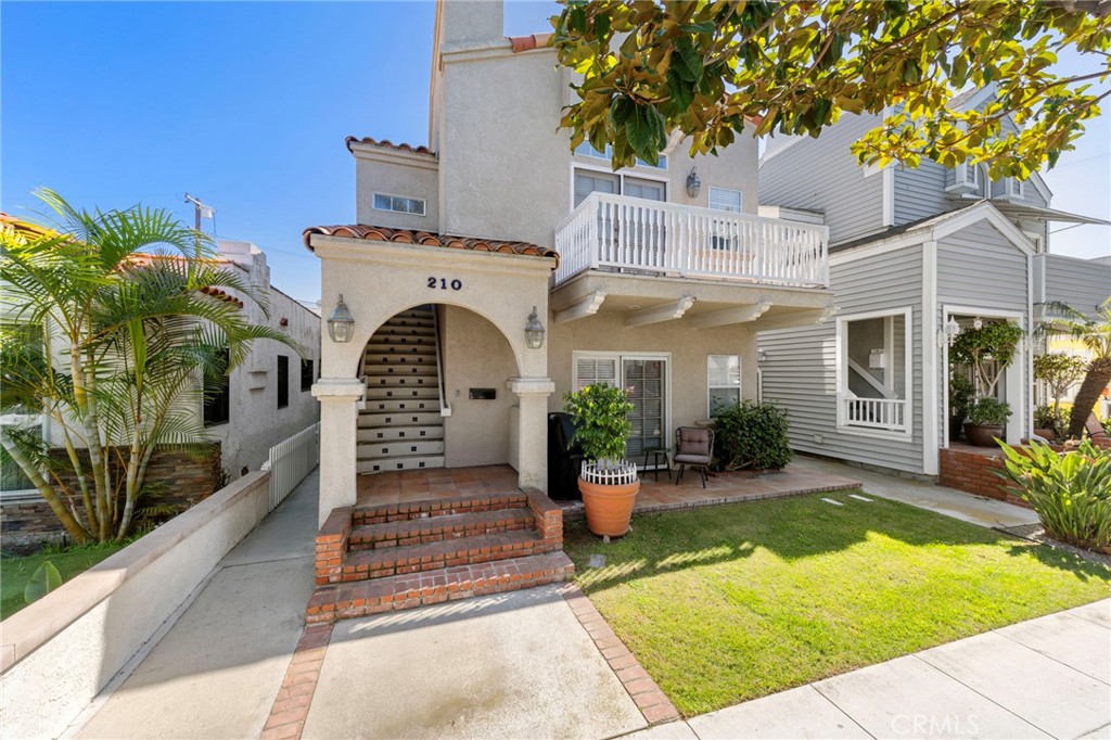 210 Glendora Avenue