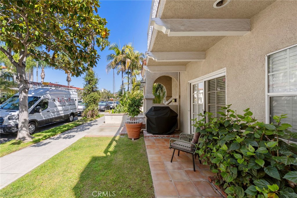 210 Glendora Avenue