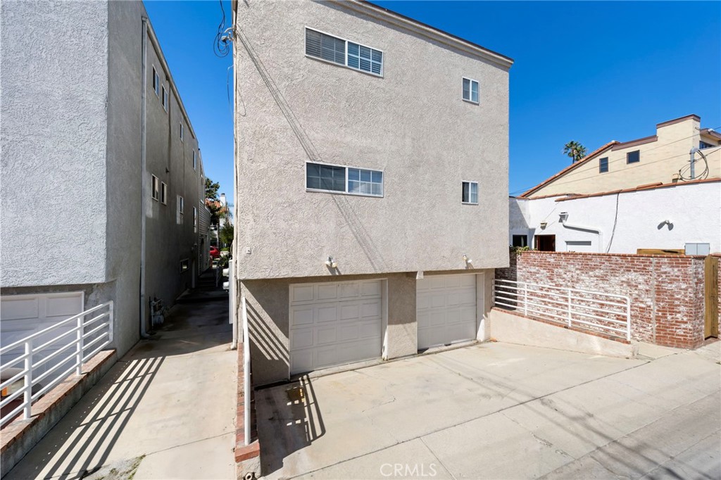 210 Glendora Avenue