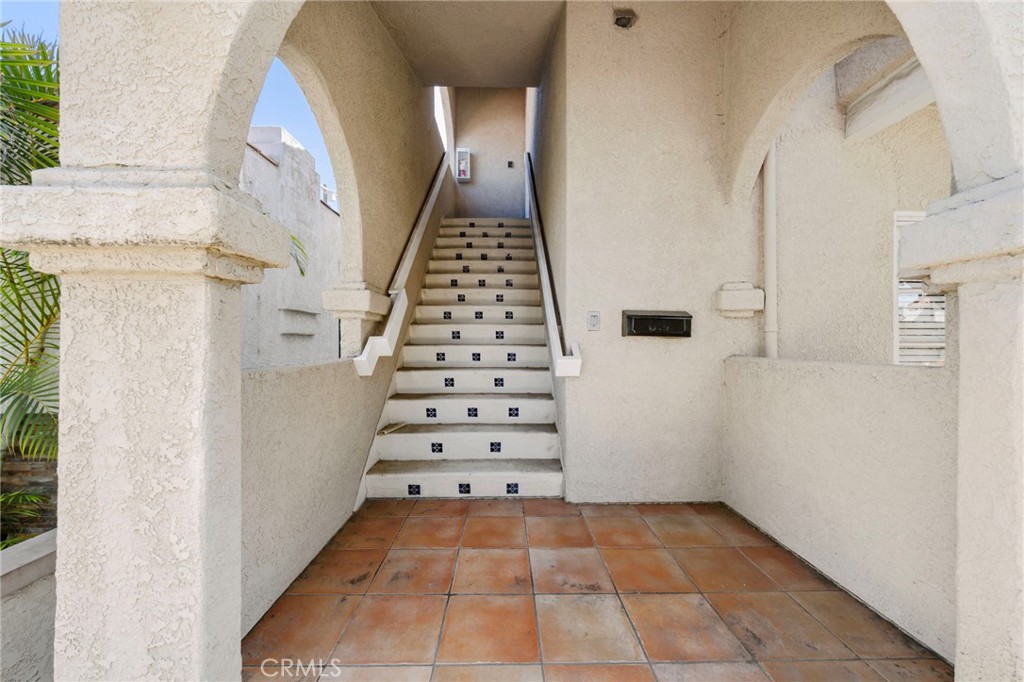 210 Glendora Avenue