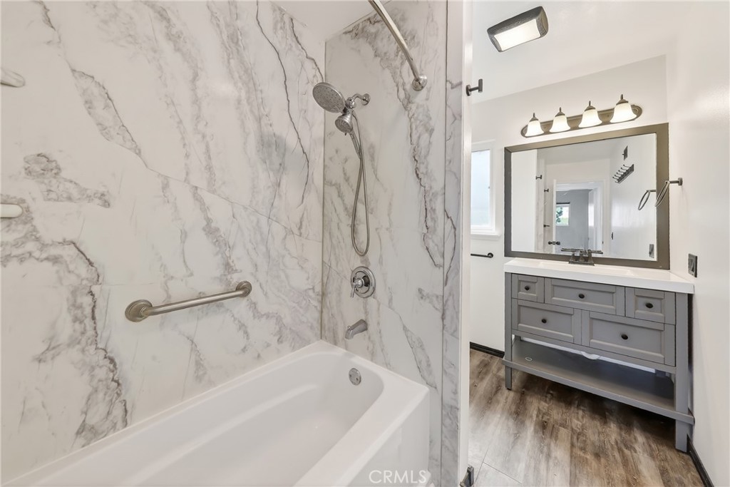 608 W Brentwood