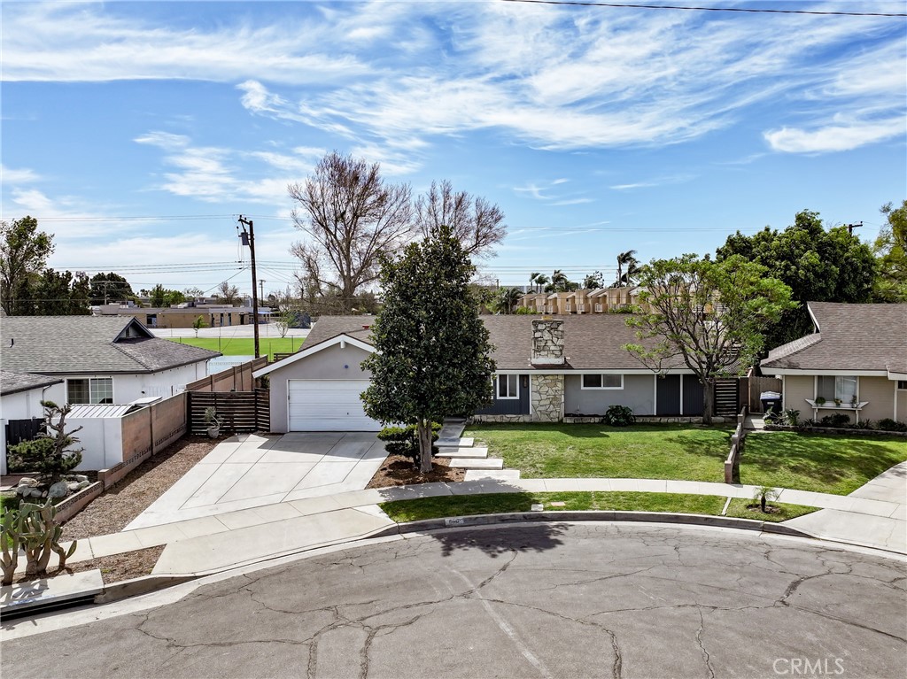 608 W Brentwood