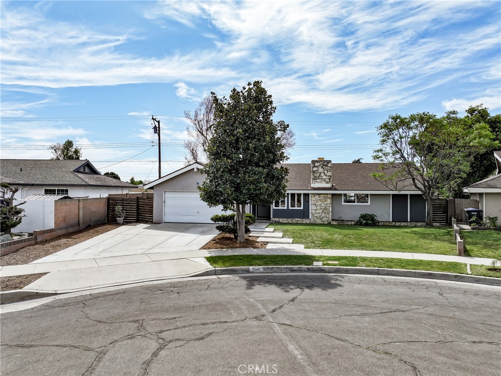 608 W Brentwood