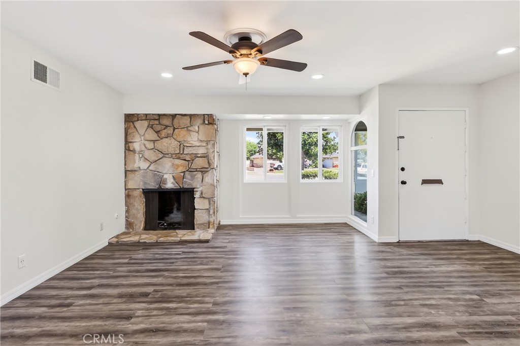 608 W Brentwood