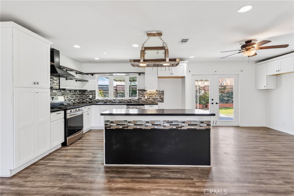 608 W Brentwood