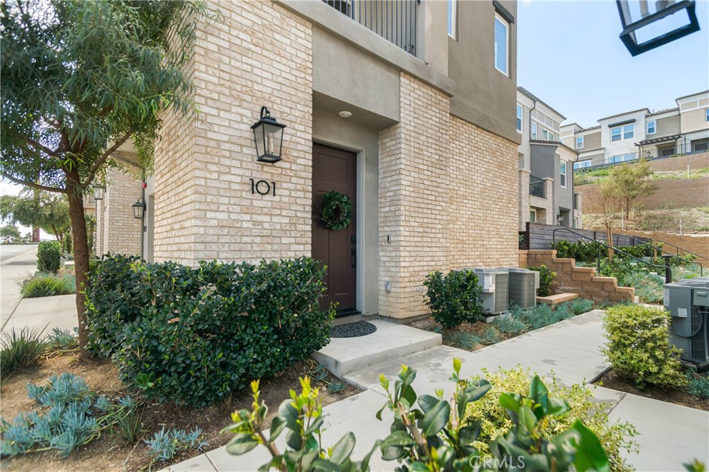 1228 Sunrise View 101