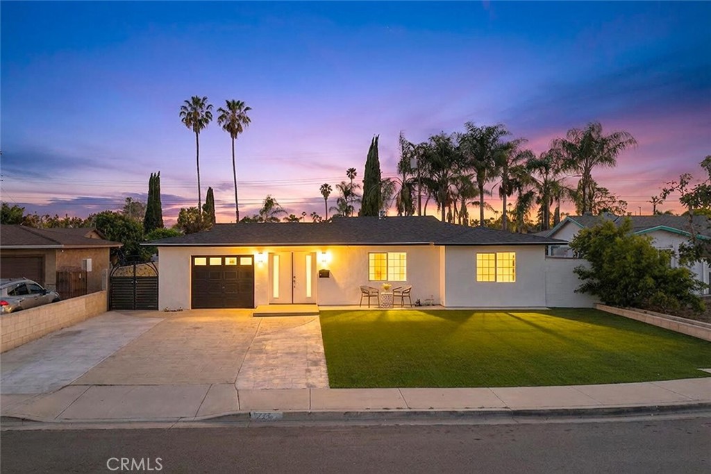 223 West Simmons Avenue