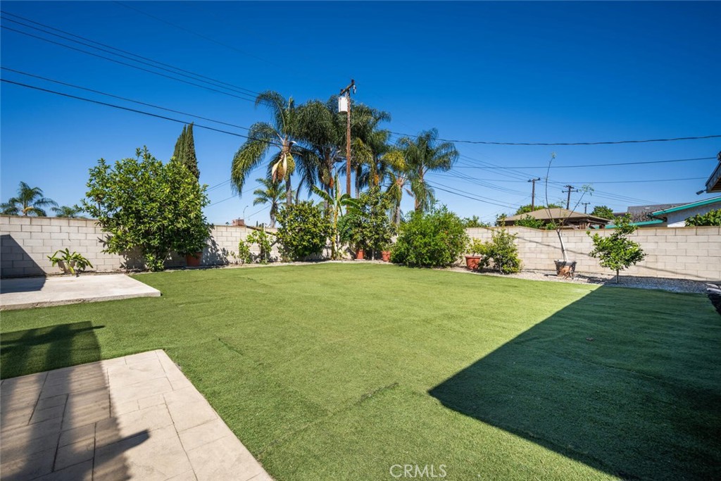 223 West Simmons Avenue