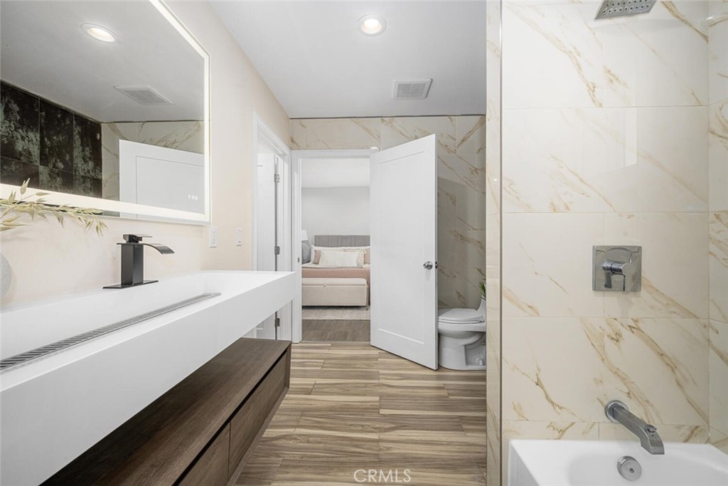 223 West Simmons Avenue