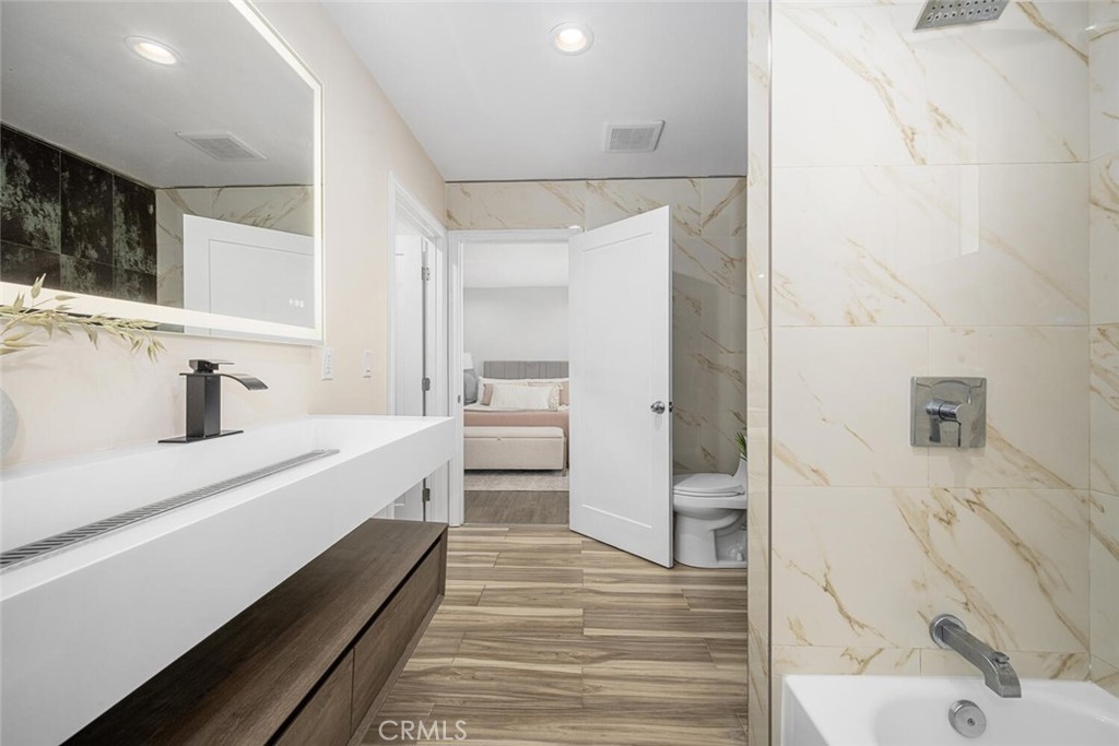 223 West Simmons Avenue