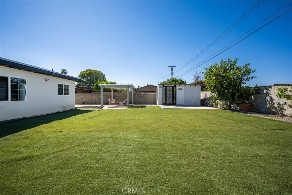 223 West Simmons Avenue