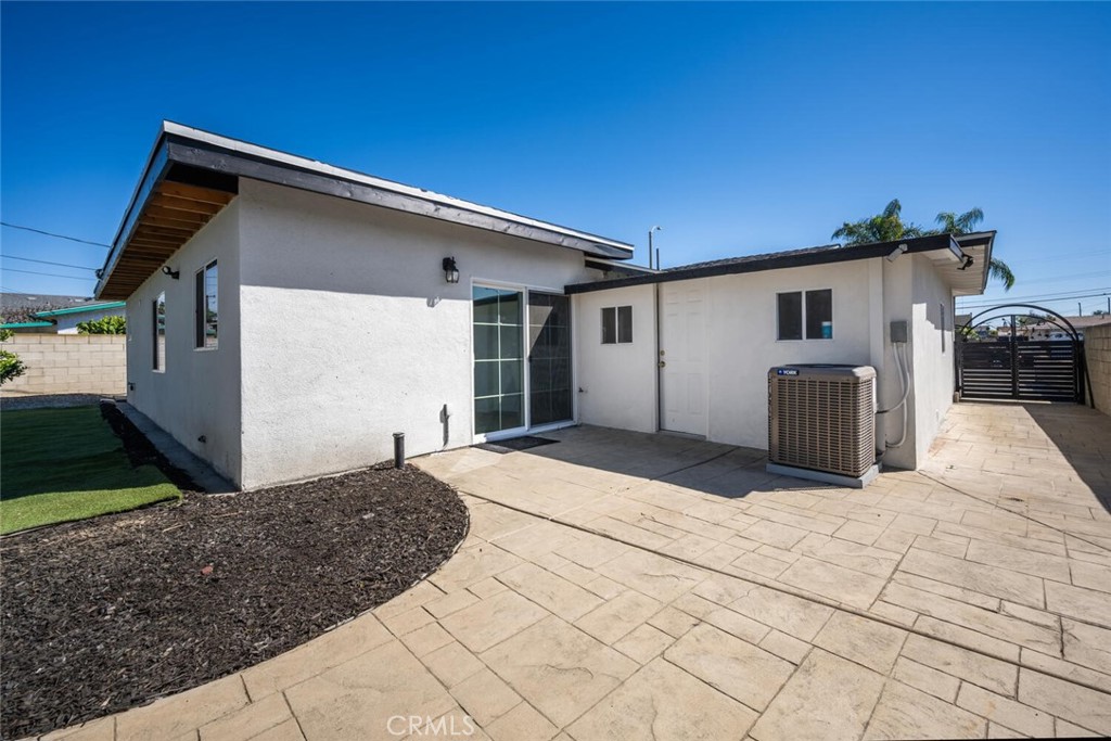 223 West Simmons Avenue