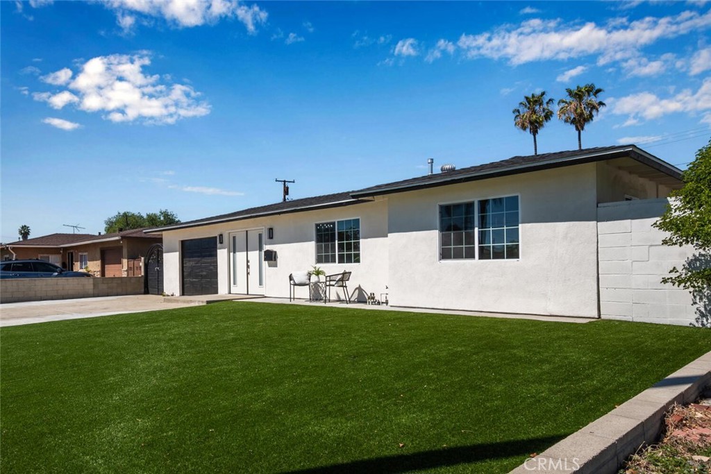 223 West Simmons Avenue