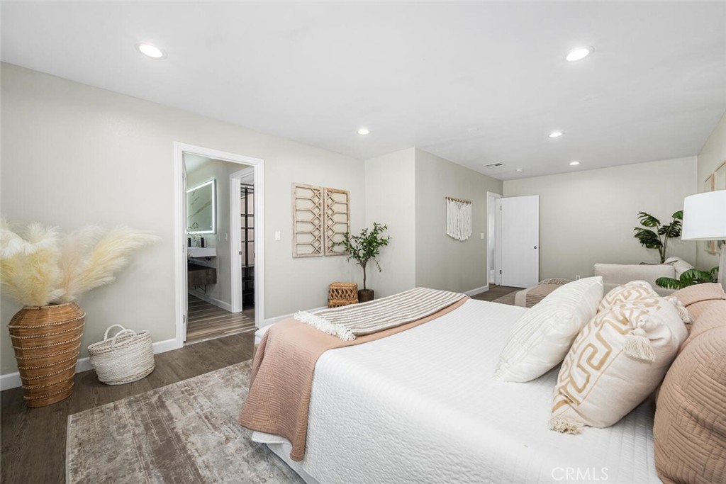 223 West Simmons Avenue