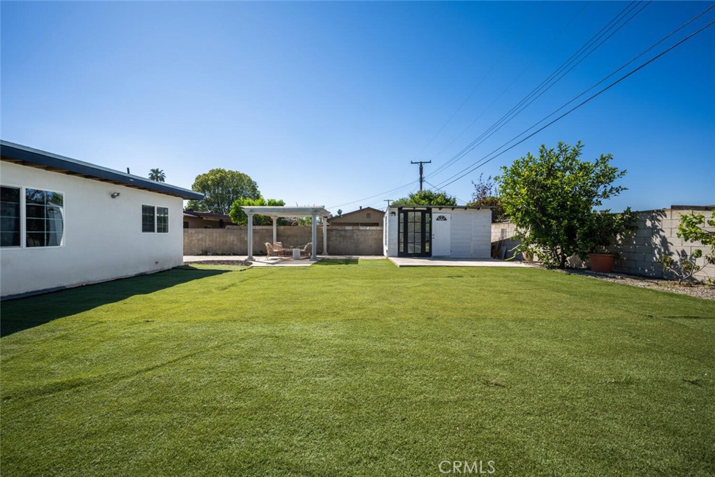 223 West Simmons Avenue