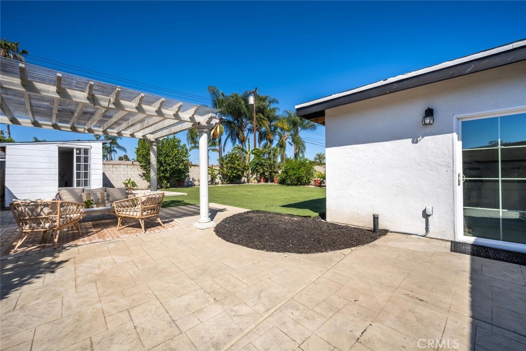 223 West Simmons Avenue