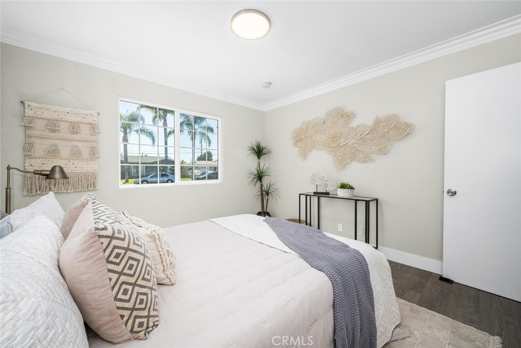 223 West Simmons Avenue