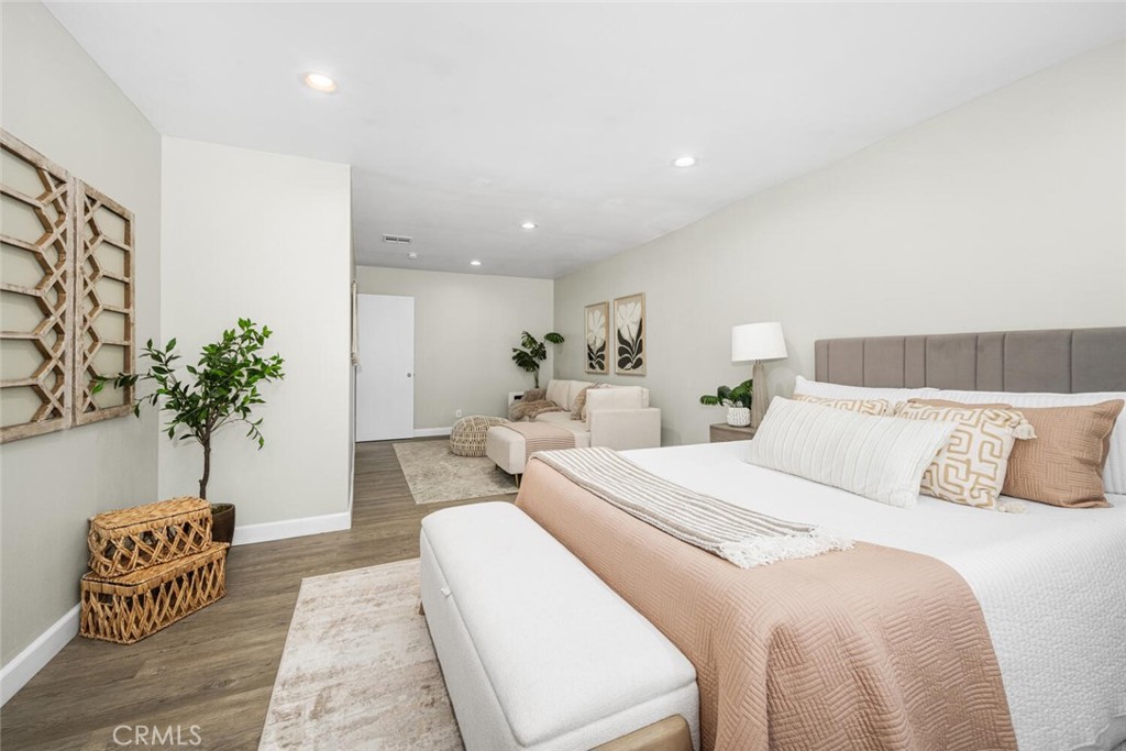 223 West Simmons Avenue