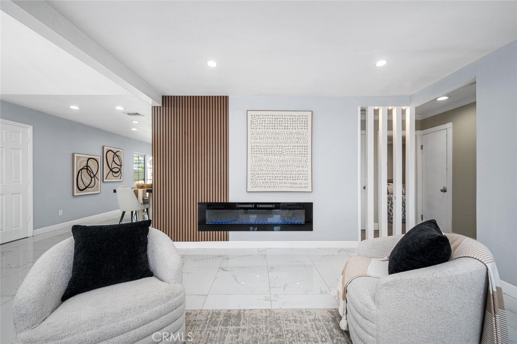 223 West Simmons Avenue