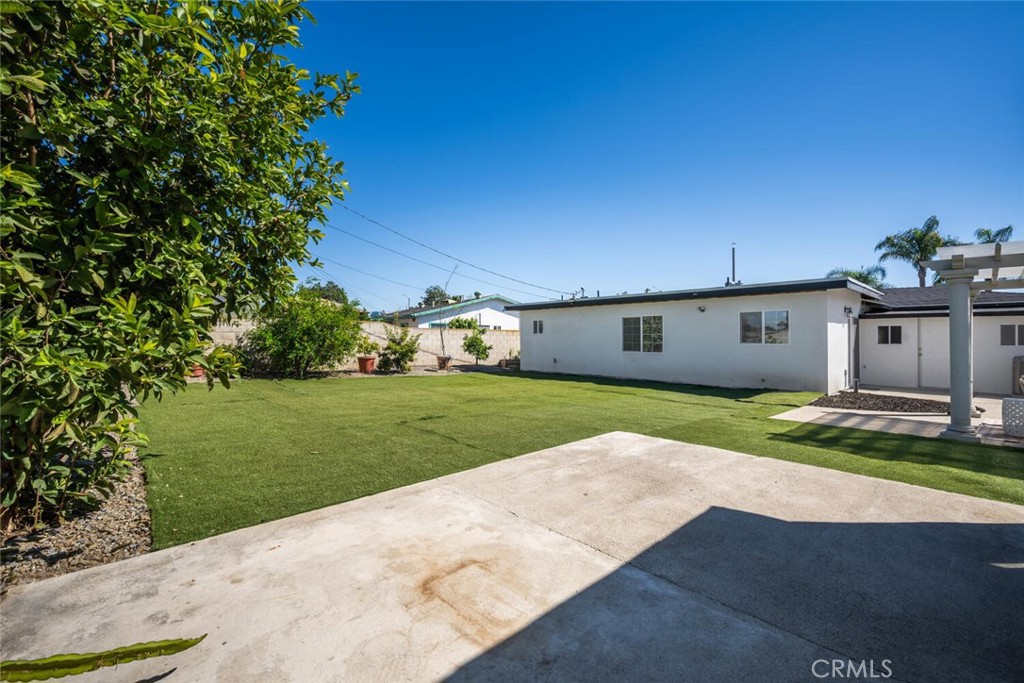 223 West Simmons Avenue