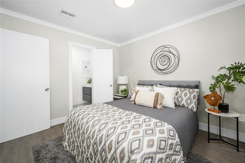 223 West Simmons Avenue