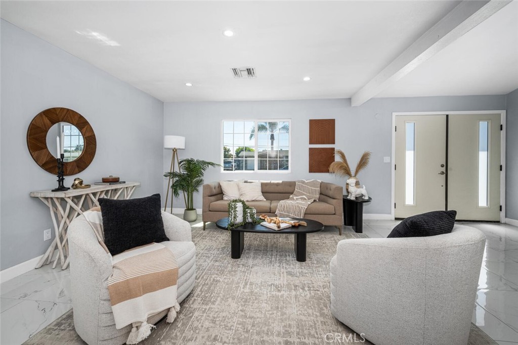 223 West Simmons Avenue