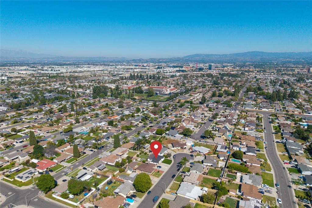 223 West Simmons Avenue