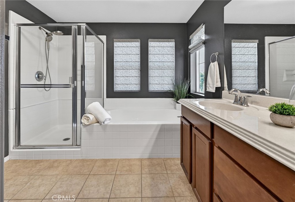 3028 N JUNEBERRY Street