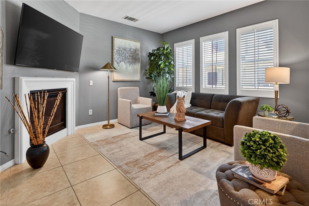 3028 N JUNEBERRY Street