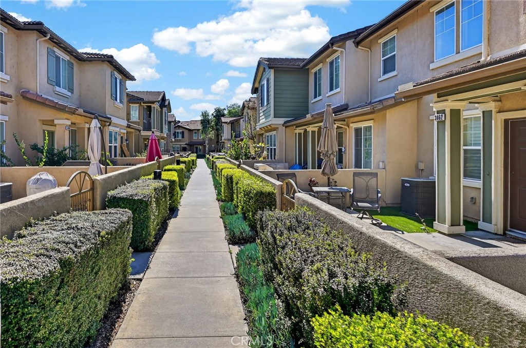 3028 N JUNEBERRY Street