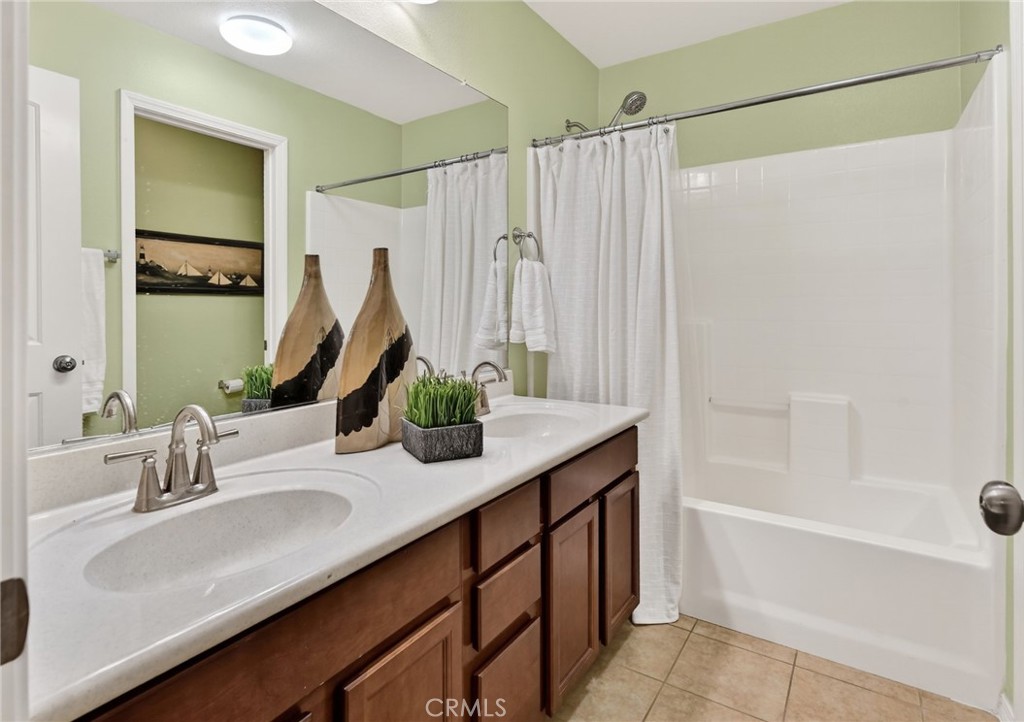 3028 N JUNEBERRY Street