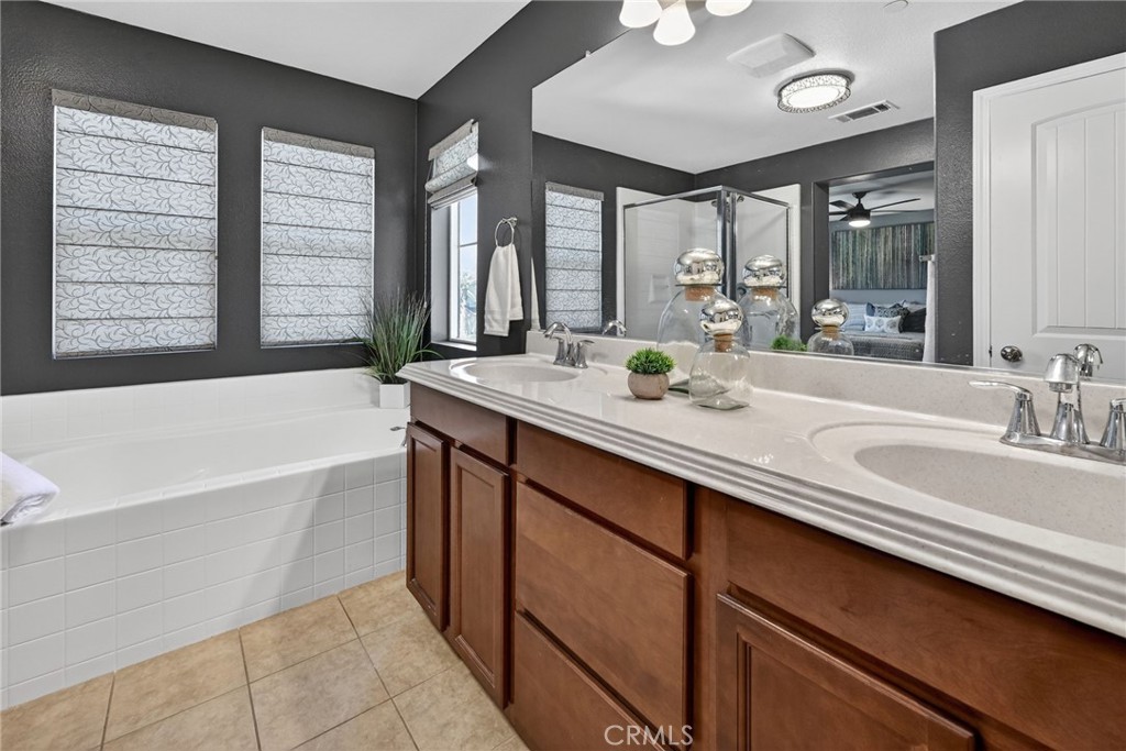 3028 N JUNEBERRY Street