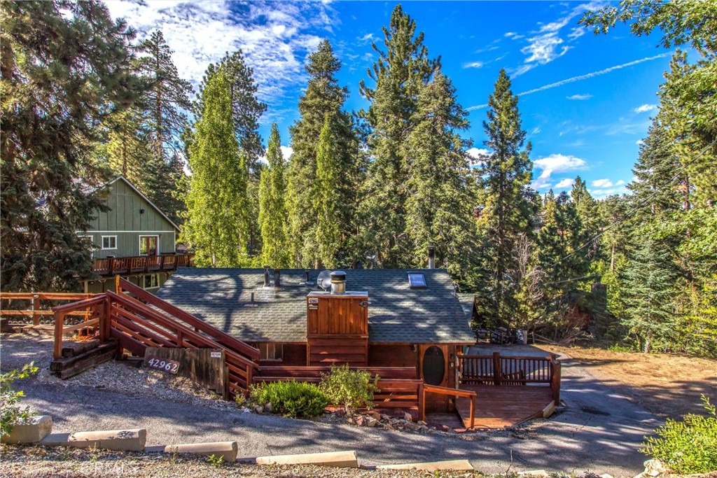42962 Dogwood Drive