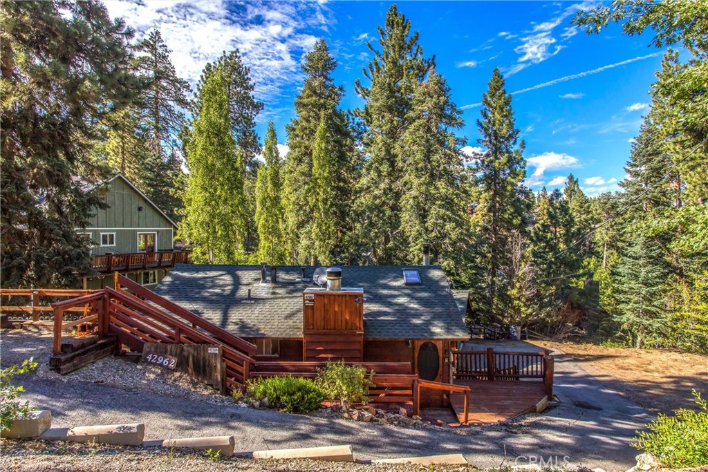 42962 Dogwood Drive