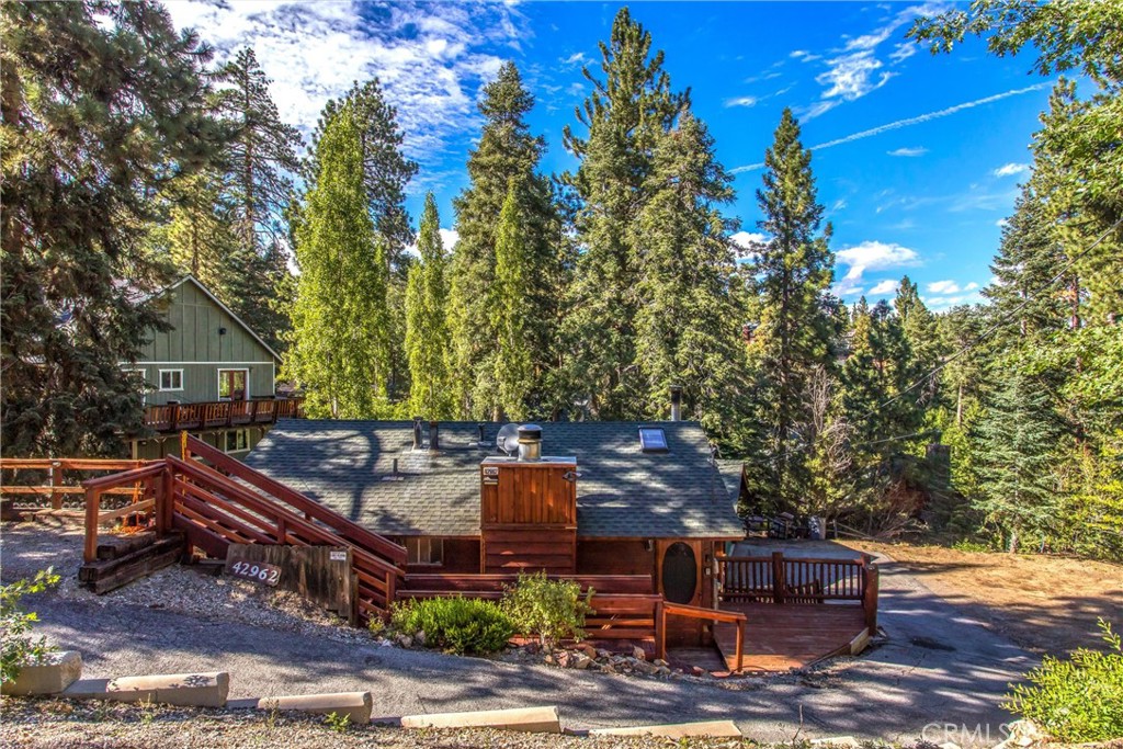42962 Dogwood Drive