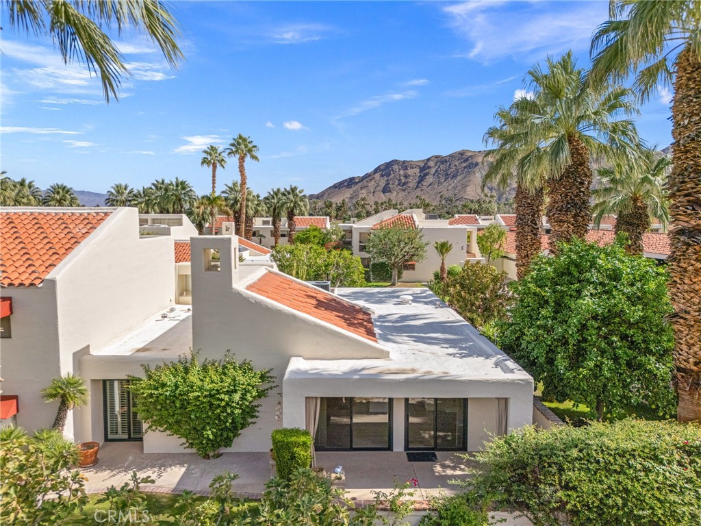 255 E Avenida Granada 211