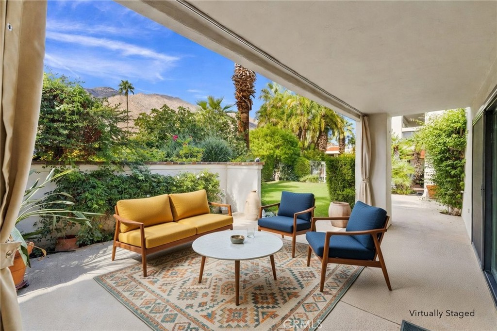 255 E Avenida Granada 211