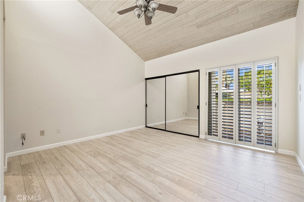 255 E Avenida Granada 211