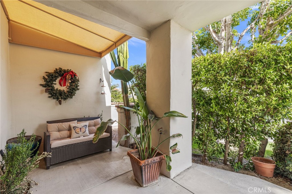 255 E Avenida Granada 211