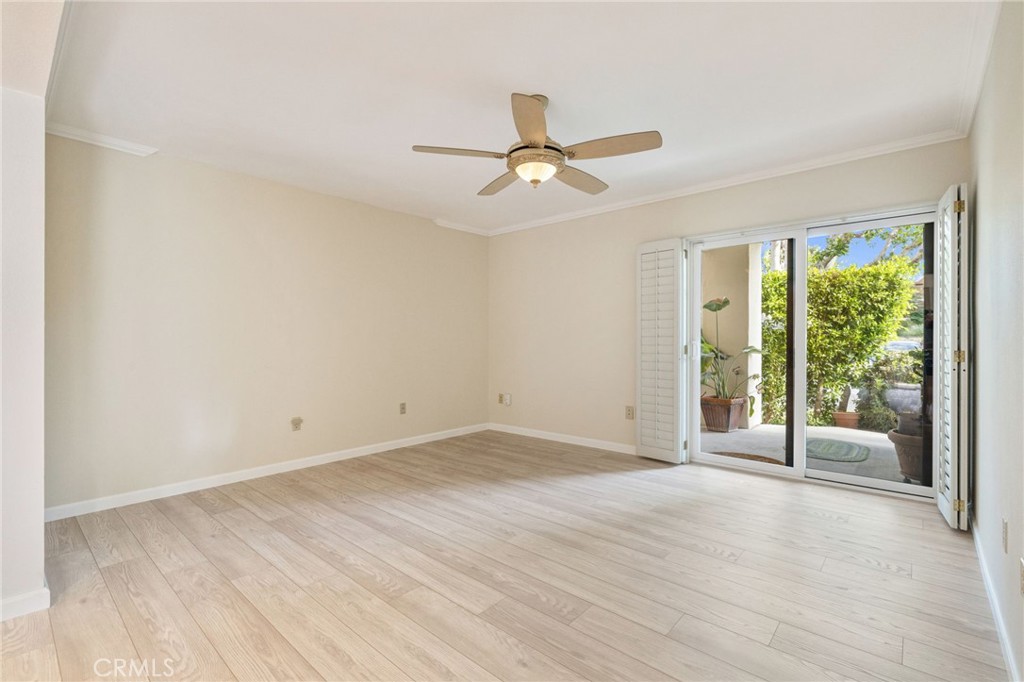 255 E Avenida Granada 211