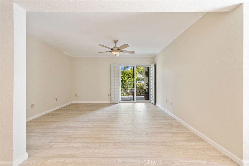 255 E Avenida Granada 211