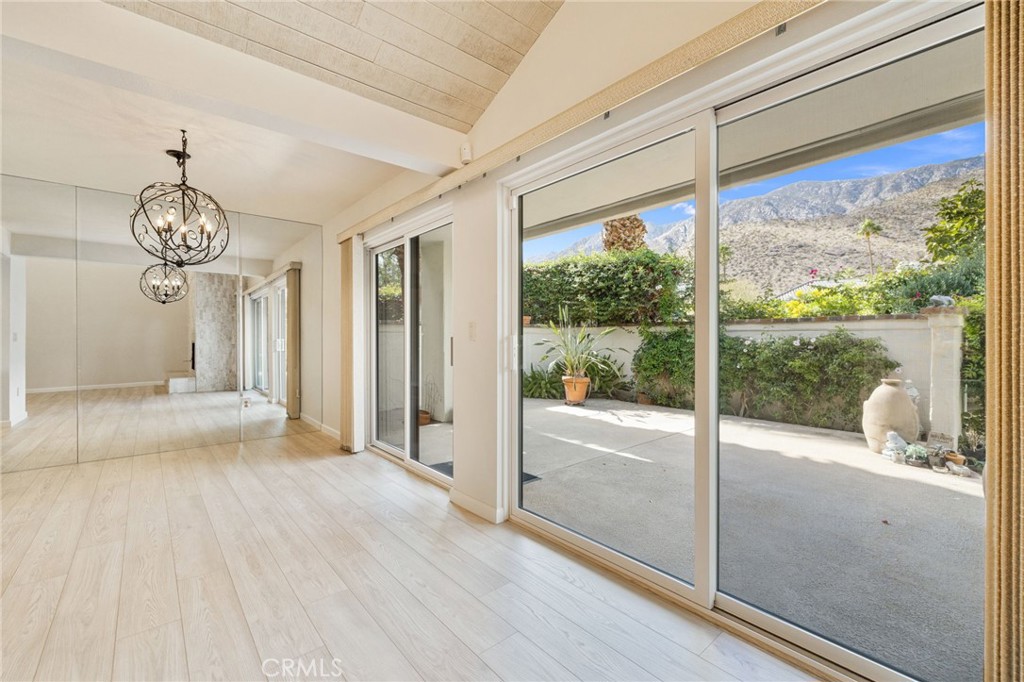 255 E Avenida Granada 211