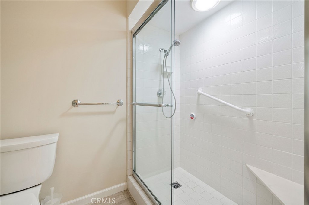 255 E Avenida Granada 211