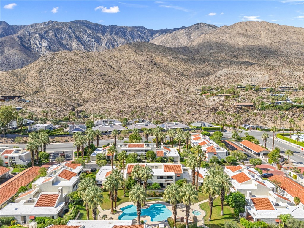 255 E Avenida Granada 211