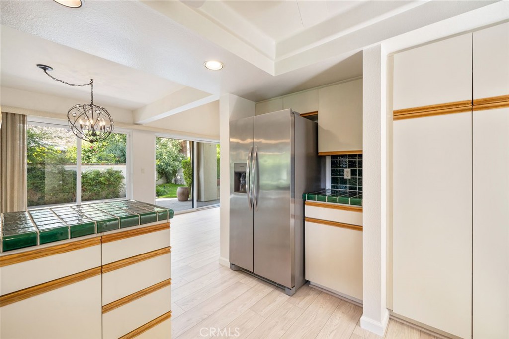 255 E Avenida Granada 211