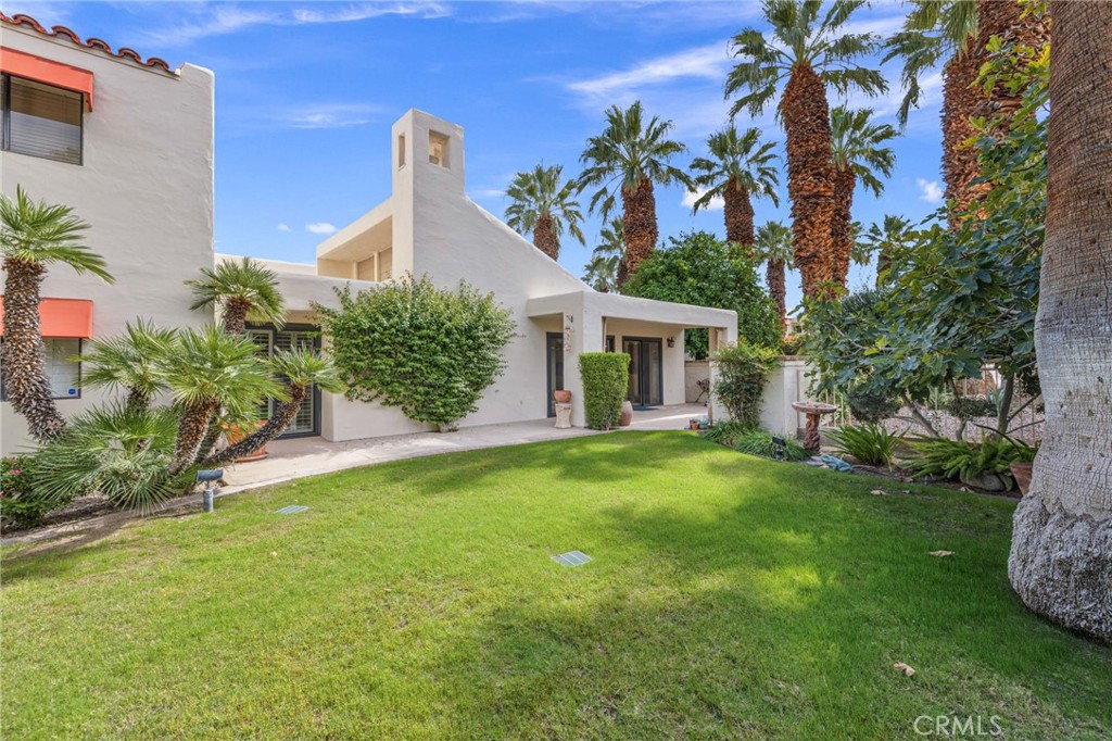 255 E Avenida Granada 211