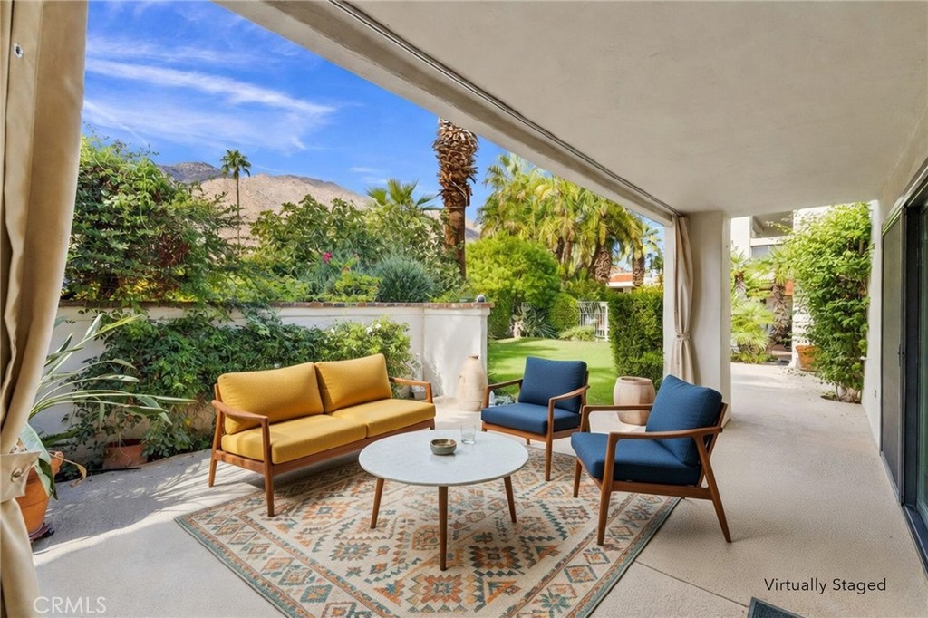 255 E Avenida Granada 211